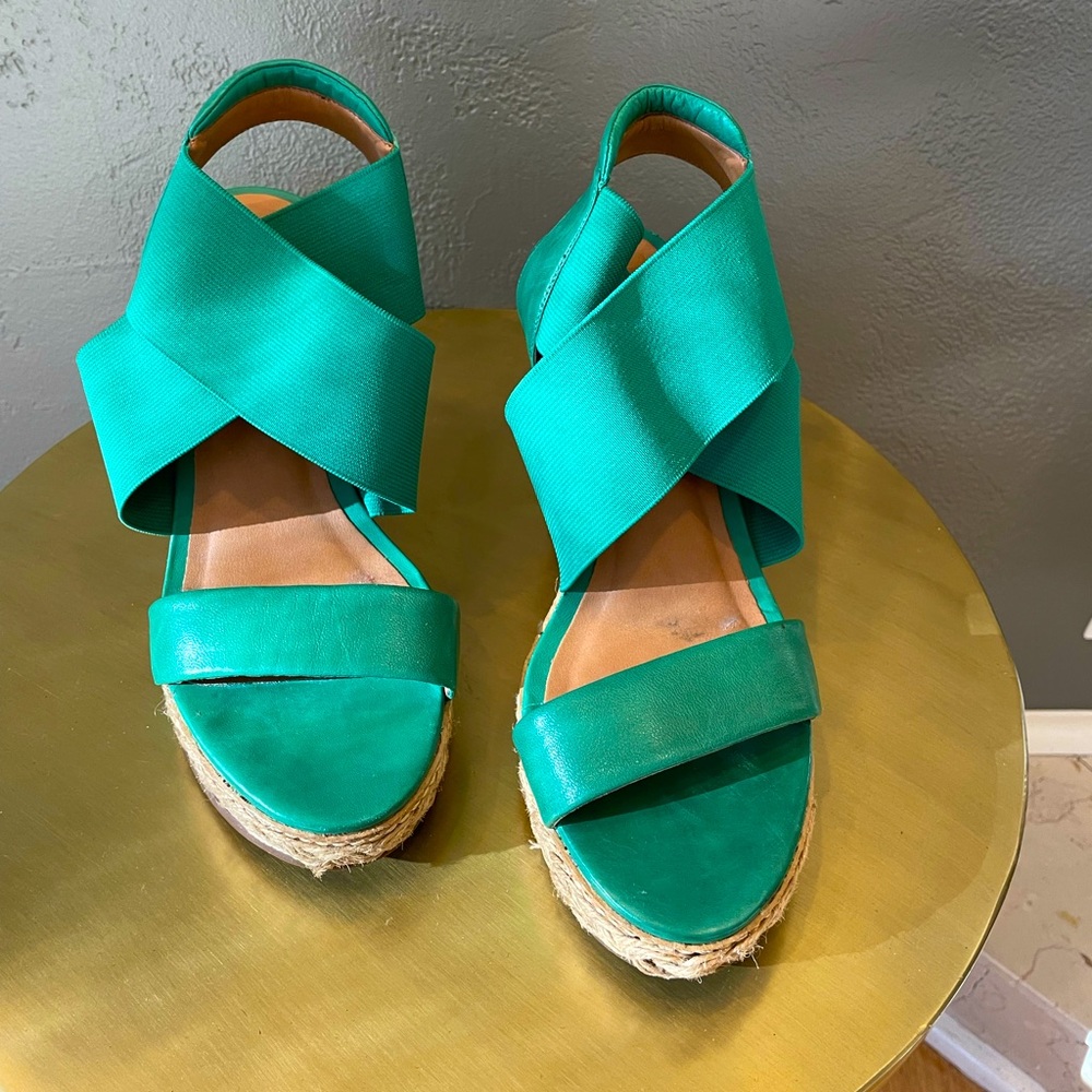 Green platform shoes